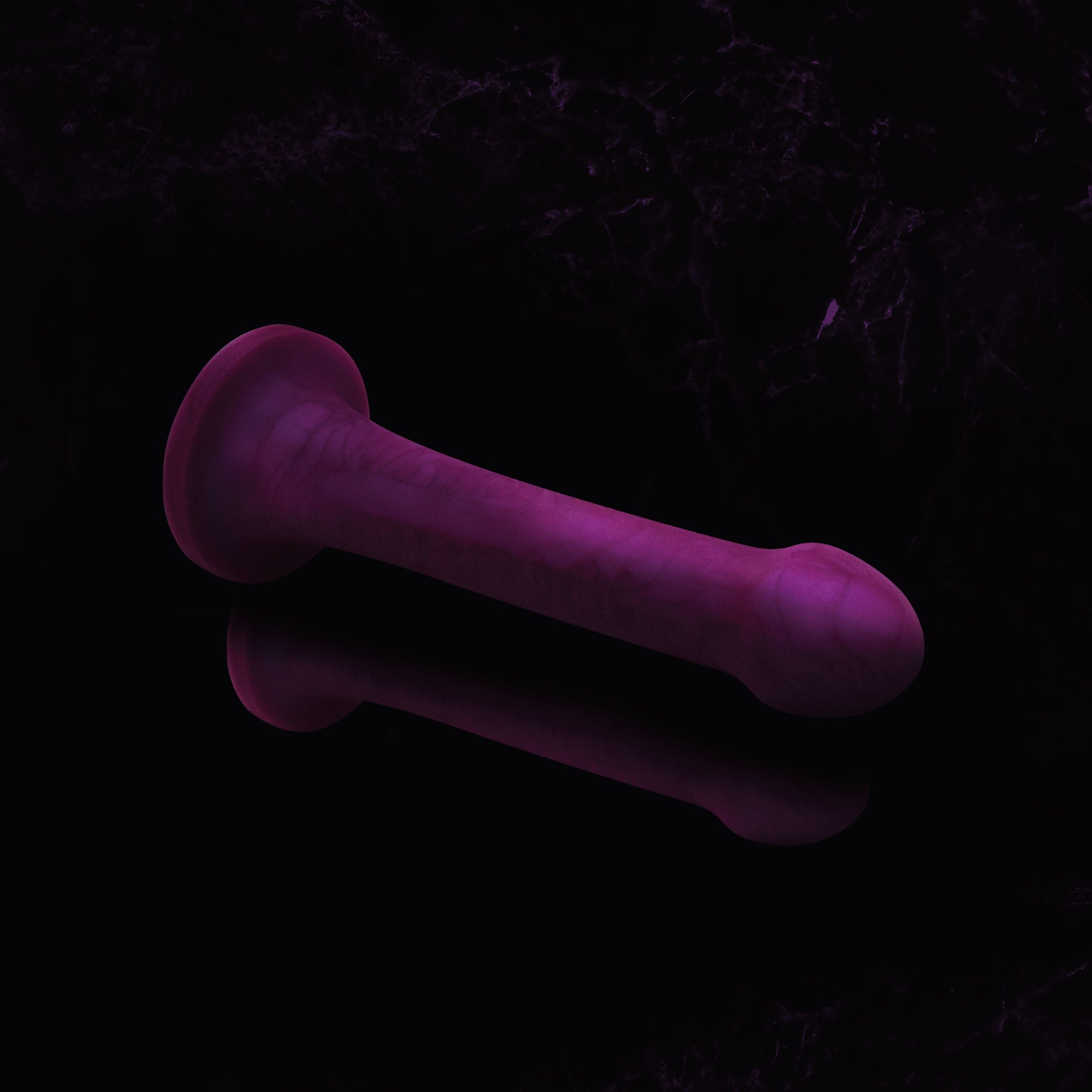 Violetter handgefertigter Silikondildo – Gendoras