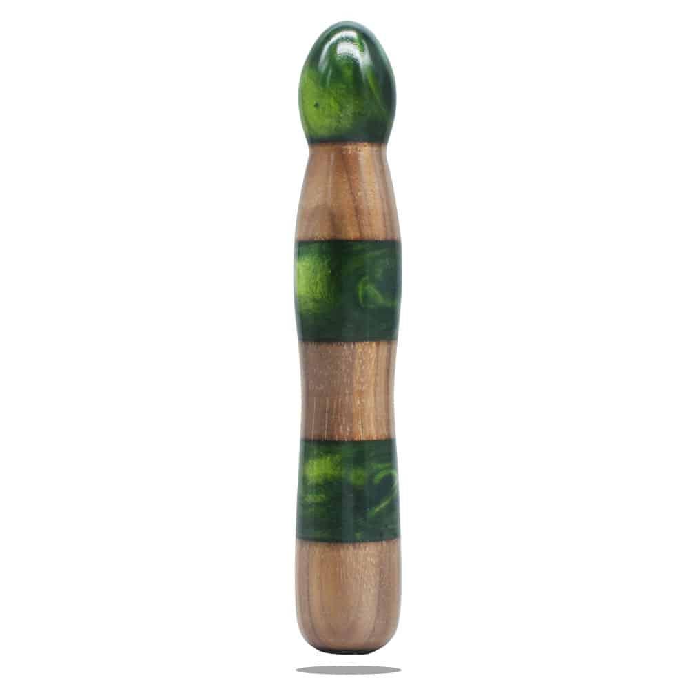 Gendoras Eleganza Pro Nuss-Holz-Epoxid-Dildo in Grün – sinnlicher Nuss-Holz-Dildo Handgefertigt in Österreich